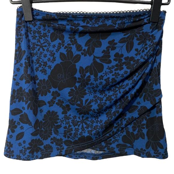 Urban Outfitters Jamie Surplice Knit Mini Skirt Size Medium - Picture 3 of 6